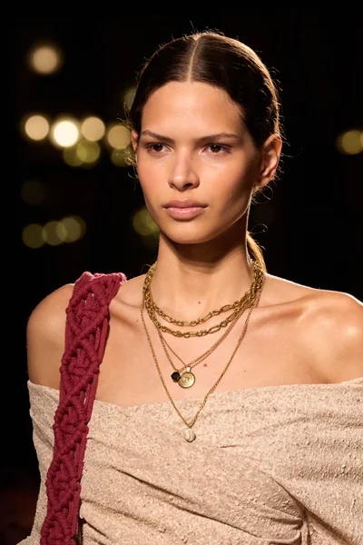 Look 35
